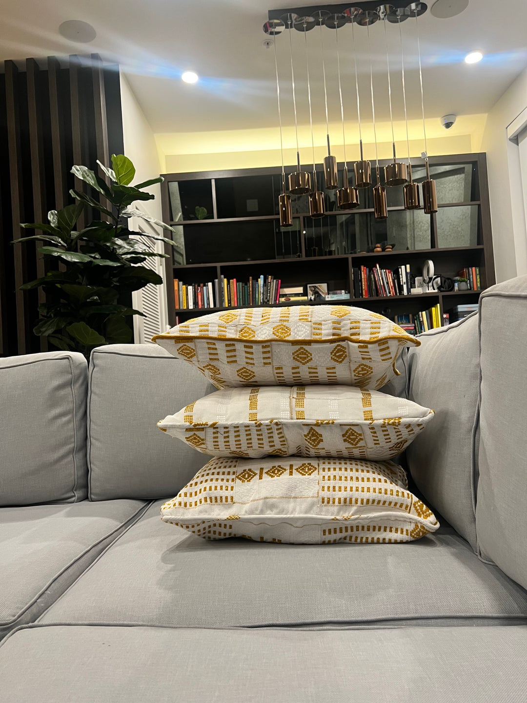 Discovering Authenticity: How Obrempong Home's Kente Pillows Elevate Home Decor Aesthetics